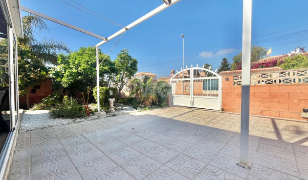 Odsprzedaż - Villa - Orihuela Costa - Los Almendros-la Florida