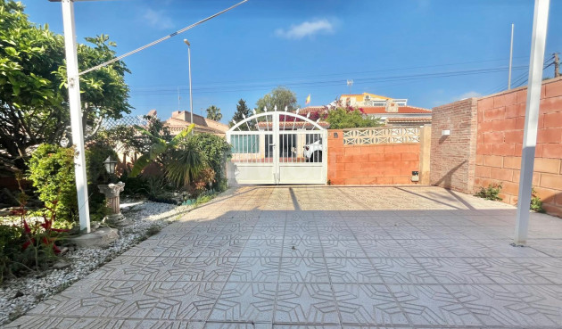 Odsprzedaż - Villa - Orihuela Costa - Los Almendros-la Florida