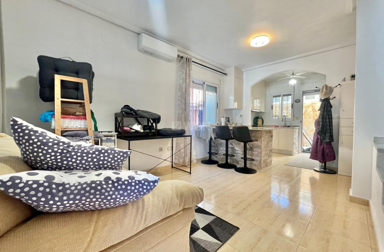 Odsprzedaż - Villa - Orihuela Costa - Los Almendros-la Florida