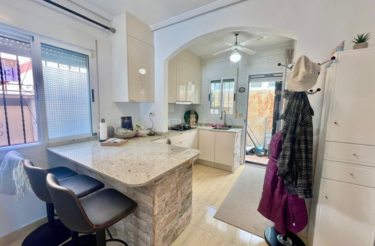 Odsprzedaż - Villa - Orihuela Costa - Los Almendros-la Florida