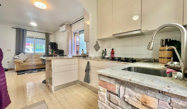 Odsprzedaż - Villa - Orihuela Costa - Los Almendros-la Florida