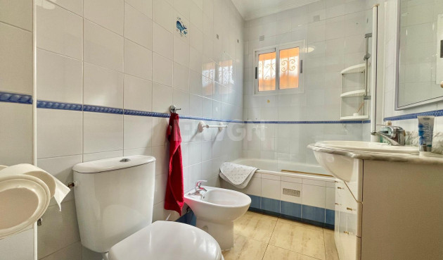 Odsprzedaż - Villa - Orihuela Costa - Los Almendros-la Florida