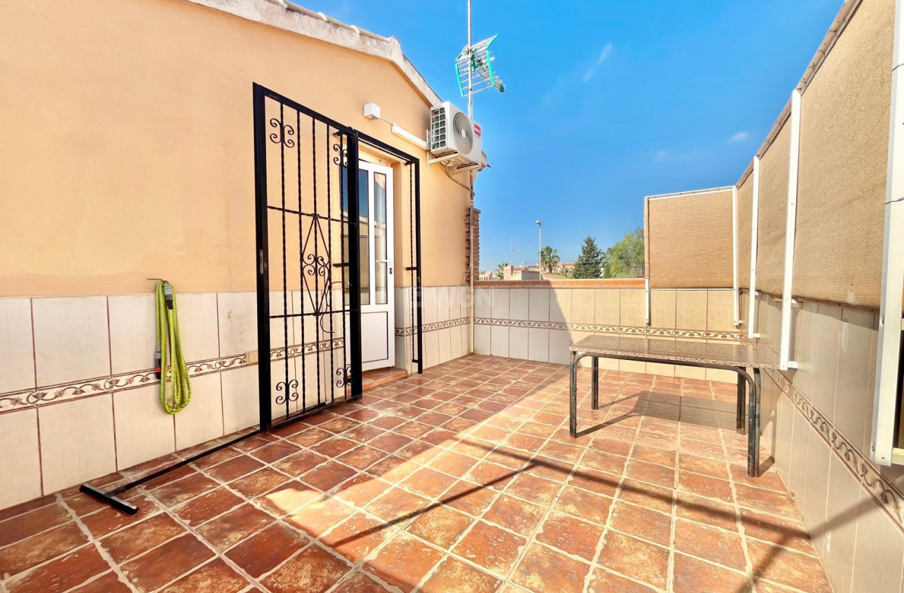 Odsprzedaż - Villa - Orihuela Costa - Los Almendros-la Florida