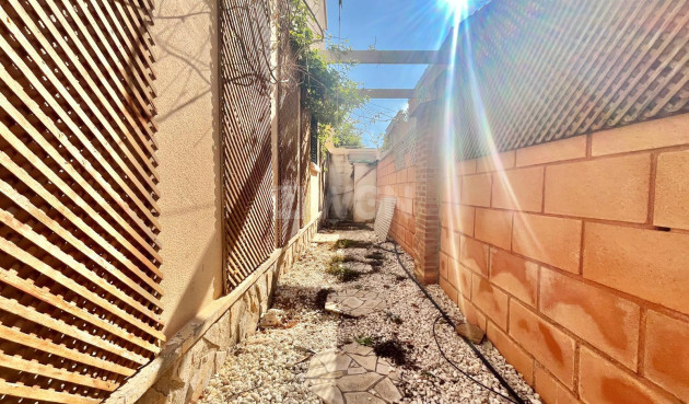 Odsprzedaż - Villa - Orihuela Costa - Los Almendros-la Florida