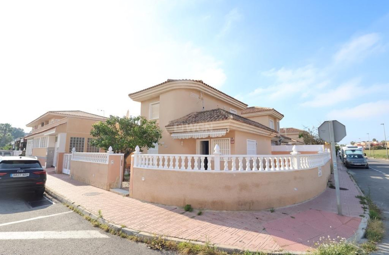 Odsprzedaż - Villa - Torrevieja - Costa Blanca