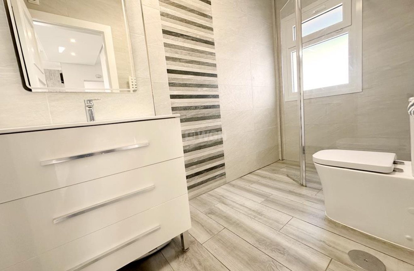 Odsprzedaż - Villa - La Torre Golf Resort - Inland