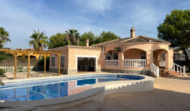 Odsprzedaż - Villa - Dolores - Cmno. Escorredor