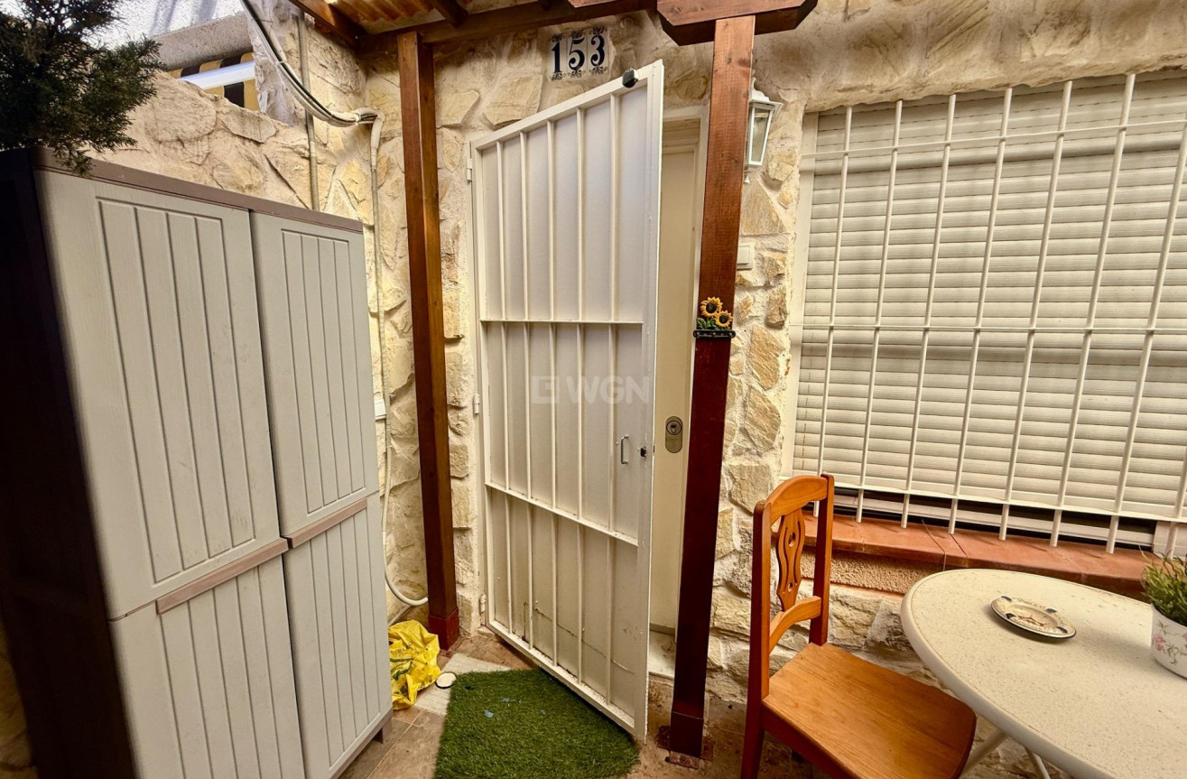 Odsprzedaż - Kamienica - Torrevieja - Carrefour