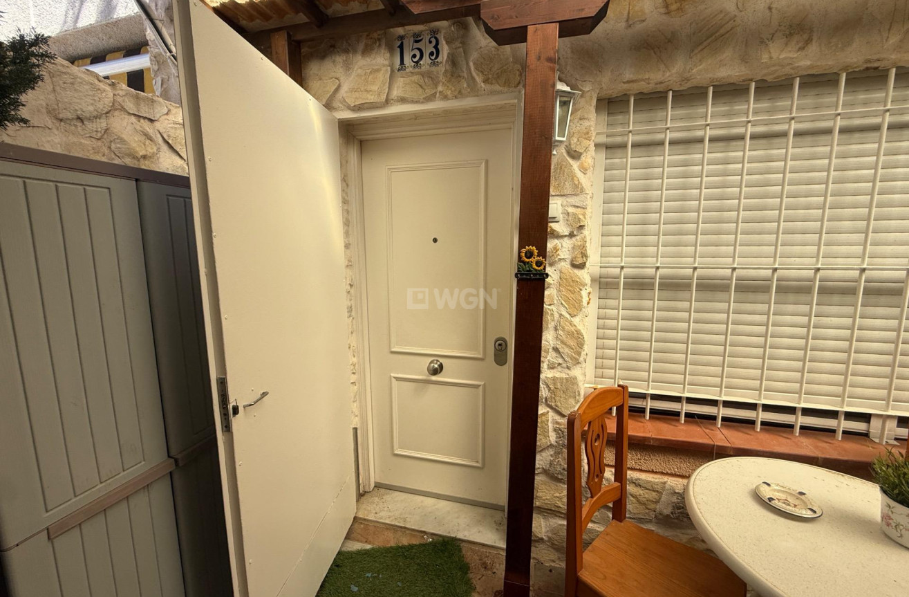 Odsprzedaż - Kamienica - Torrevieja - Carrefour