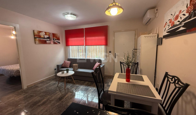 Odsprzedaż - Kamienica - Torrevieja - Carrefour