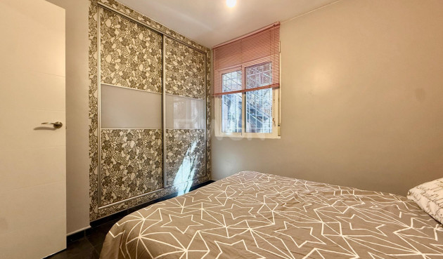 Odsprzedaż - Kamienica - Torrevieja - Carrefour