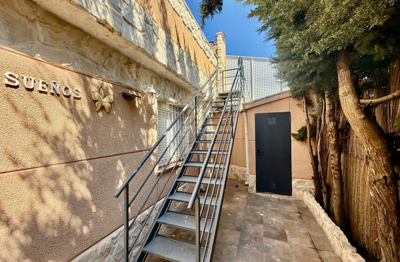 Odsprzedaż - Kamienica - Torrevieja - Carrefour