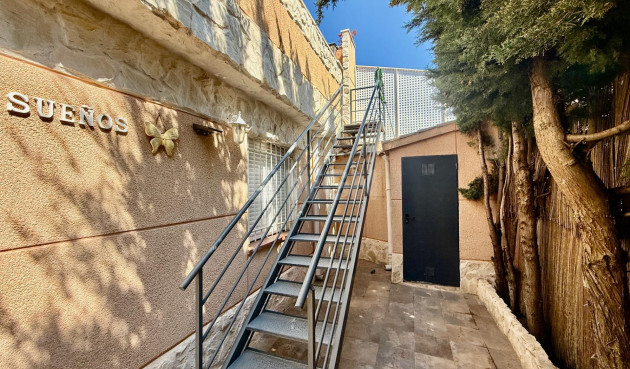 Odsprzedaż - Kamienica - Torrevieja - Carrefour