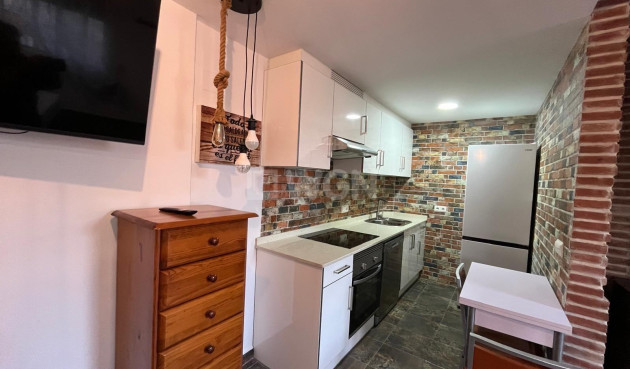 Odsprzedaż - Kamienica - Torrevieja - Carrefour