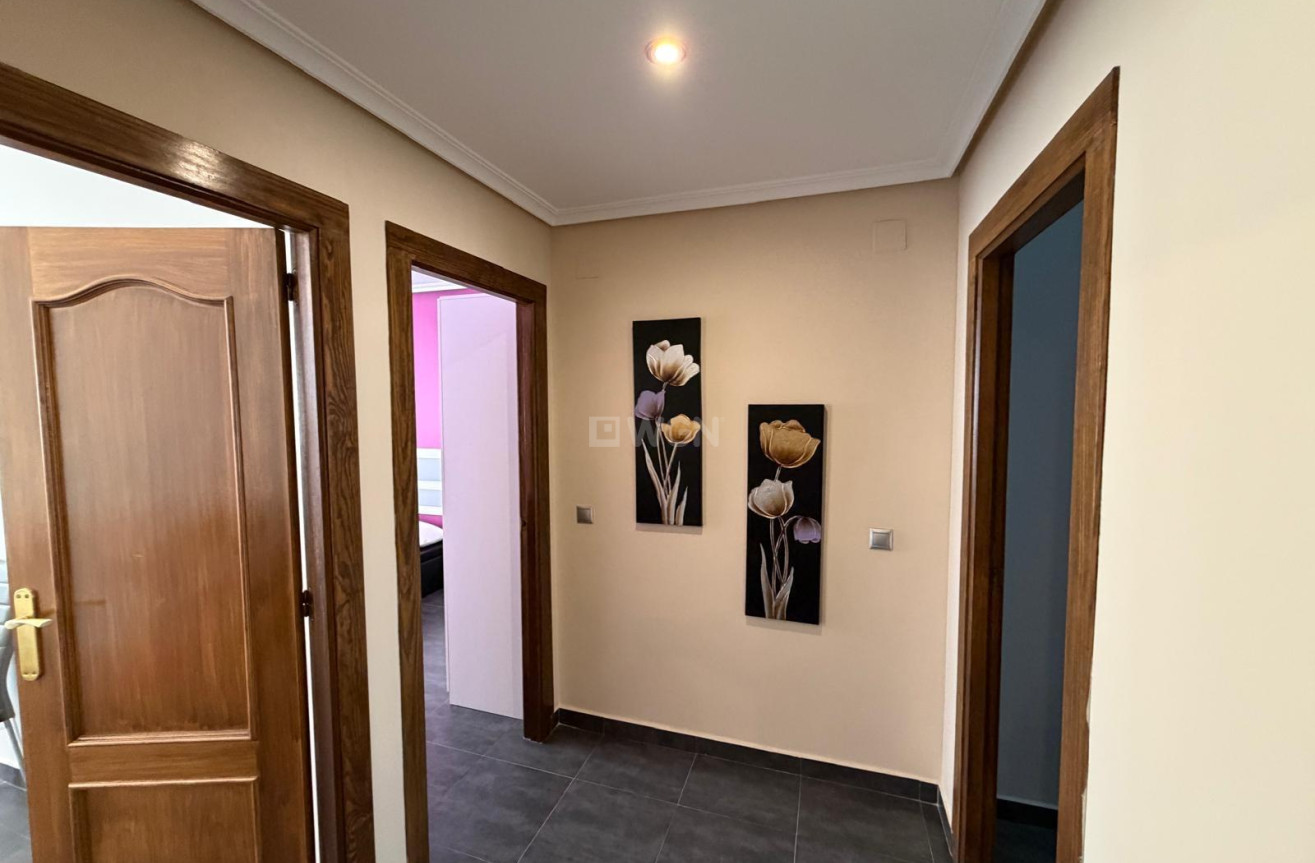 Odsprzedaż - Mieszkanie w bloku - Beniel - Centro