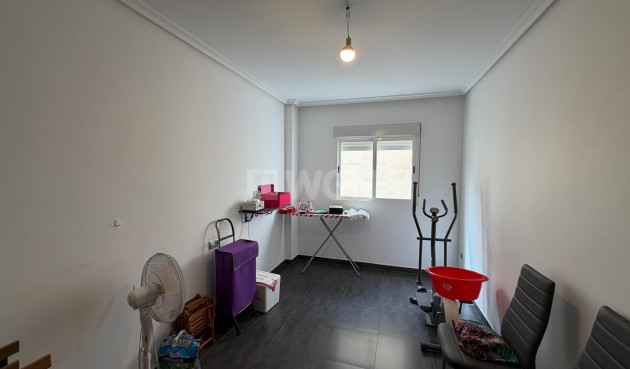 Odsprzedaż - Mieszkanie w bloku - Beniel - Centro