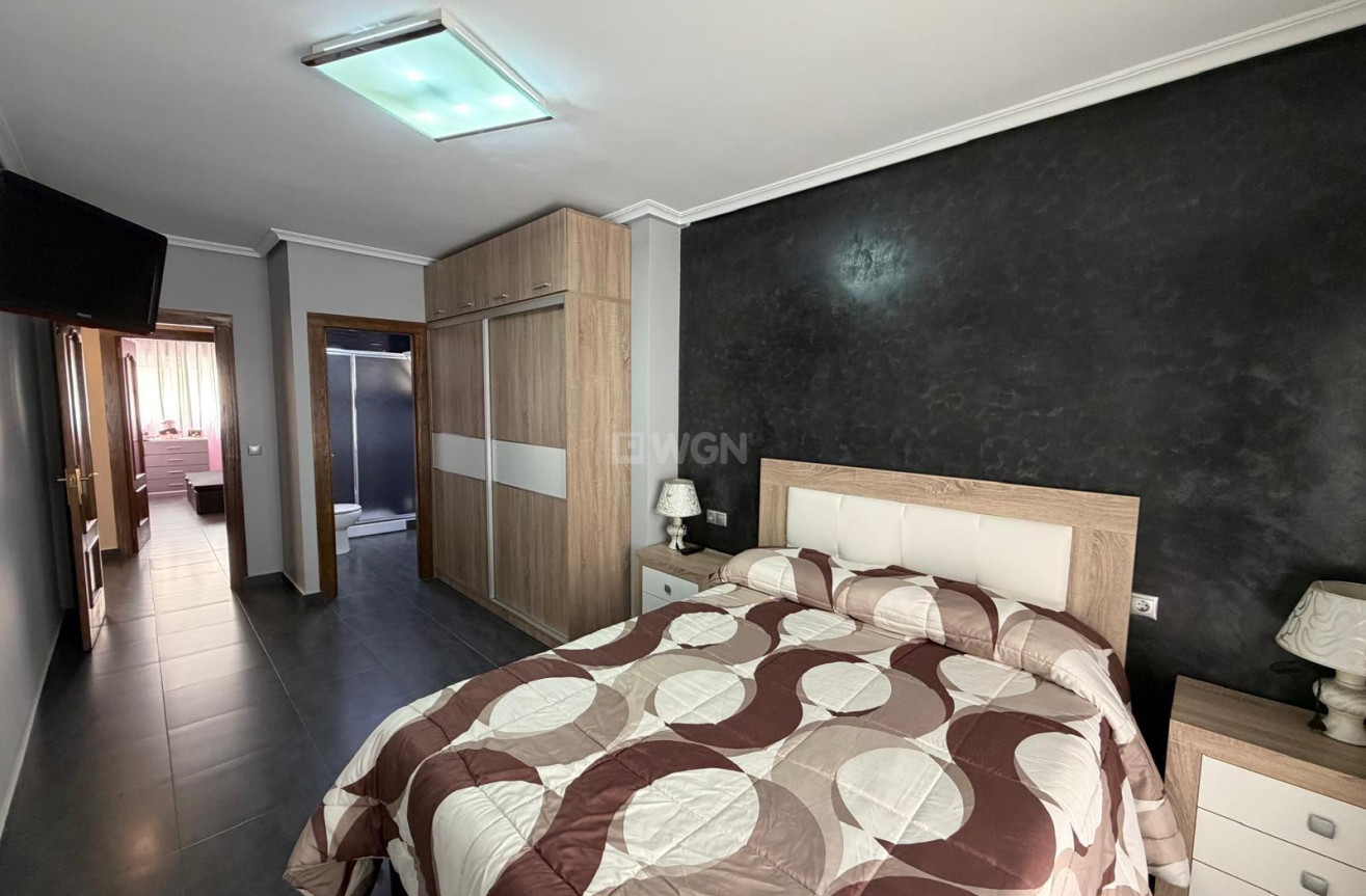 Odsprzedaż - Mieszkanie w bloku - Beniel - Centro