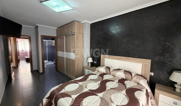 Odsprzedaż - Mieszkanie w bloku - Beniel - Centro