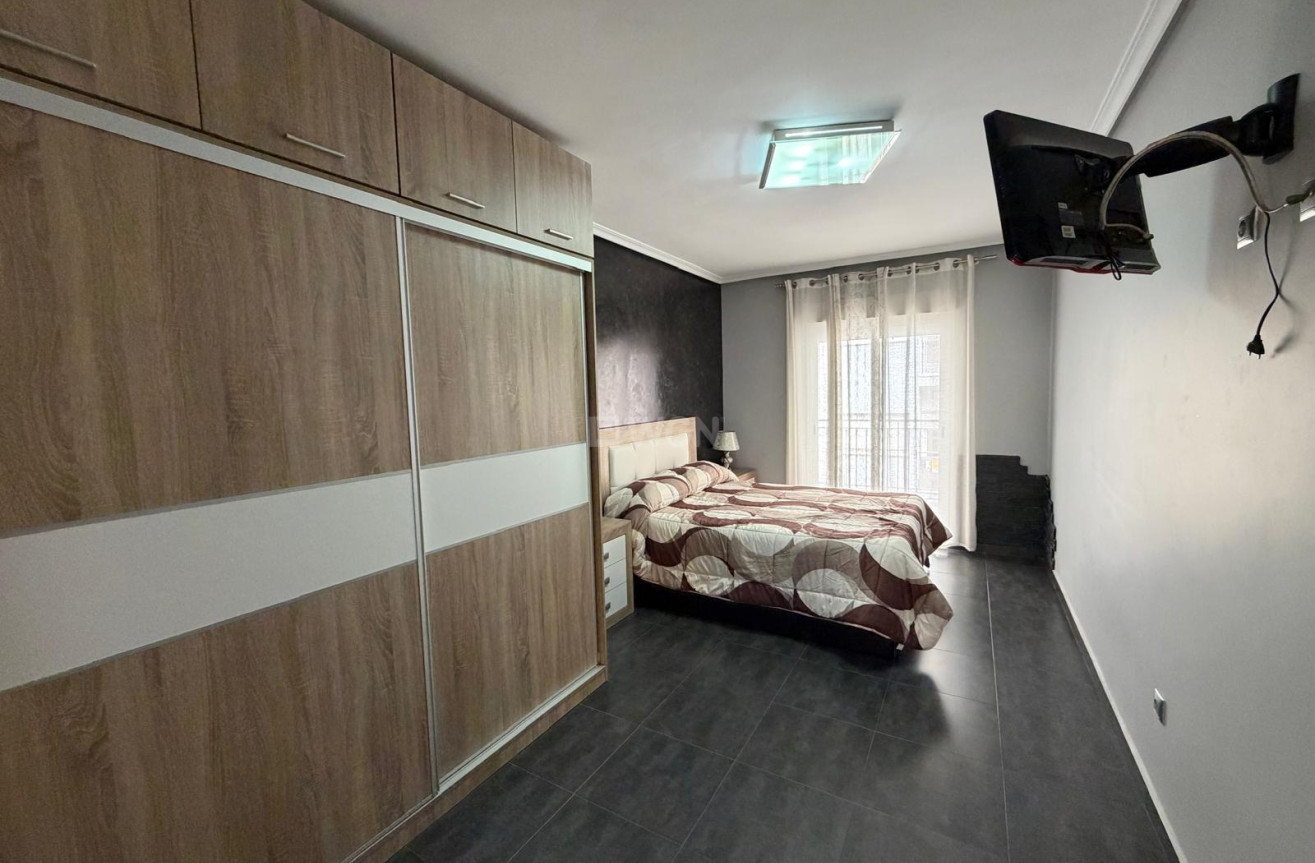 Odsprzedaż - Mieszkanie w bloku - Beniel - Centro