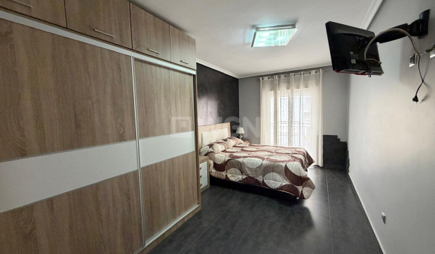 Odsprzedaż - Mieszkanie w bloku - Beniel - Centro