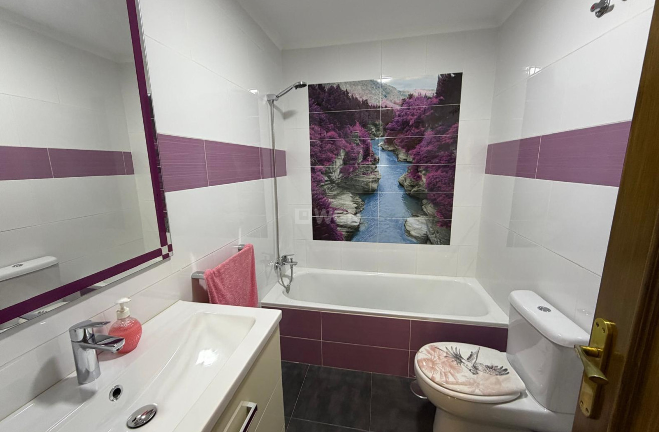 Odsprzedaż - Mieszkanie w bloku - Beniel - Centro