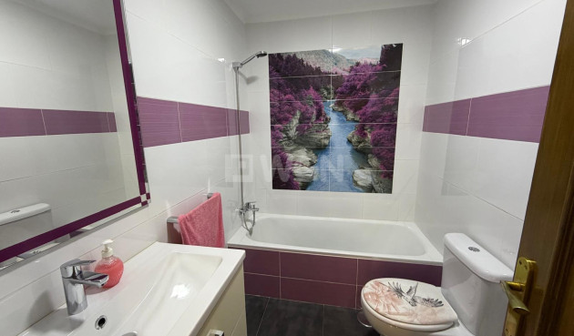 Odsprzedaż - Mieszkanie w bloku - Beniel - Centro