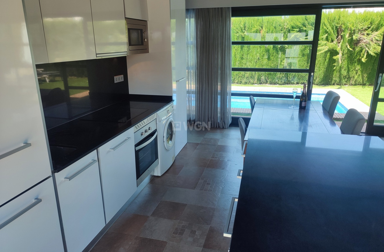 Odsprzedaż - Villa - Peraleja Golf - Inland