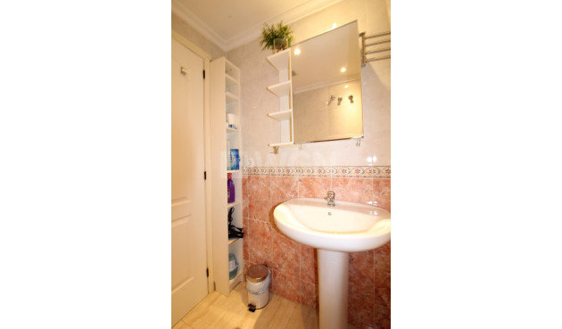 Wiederverkauf - Wohnung - Torrevieja - Centro