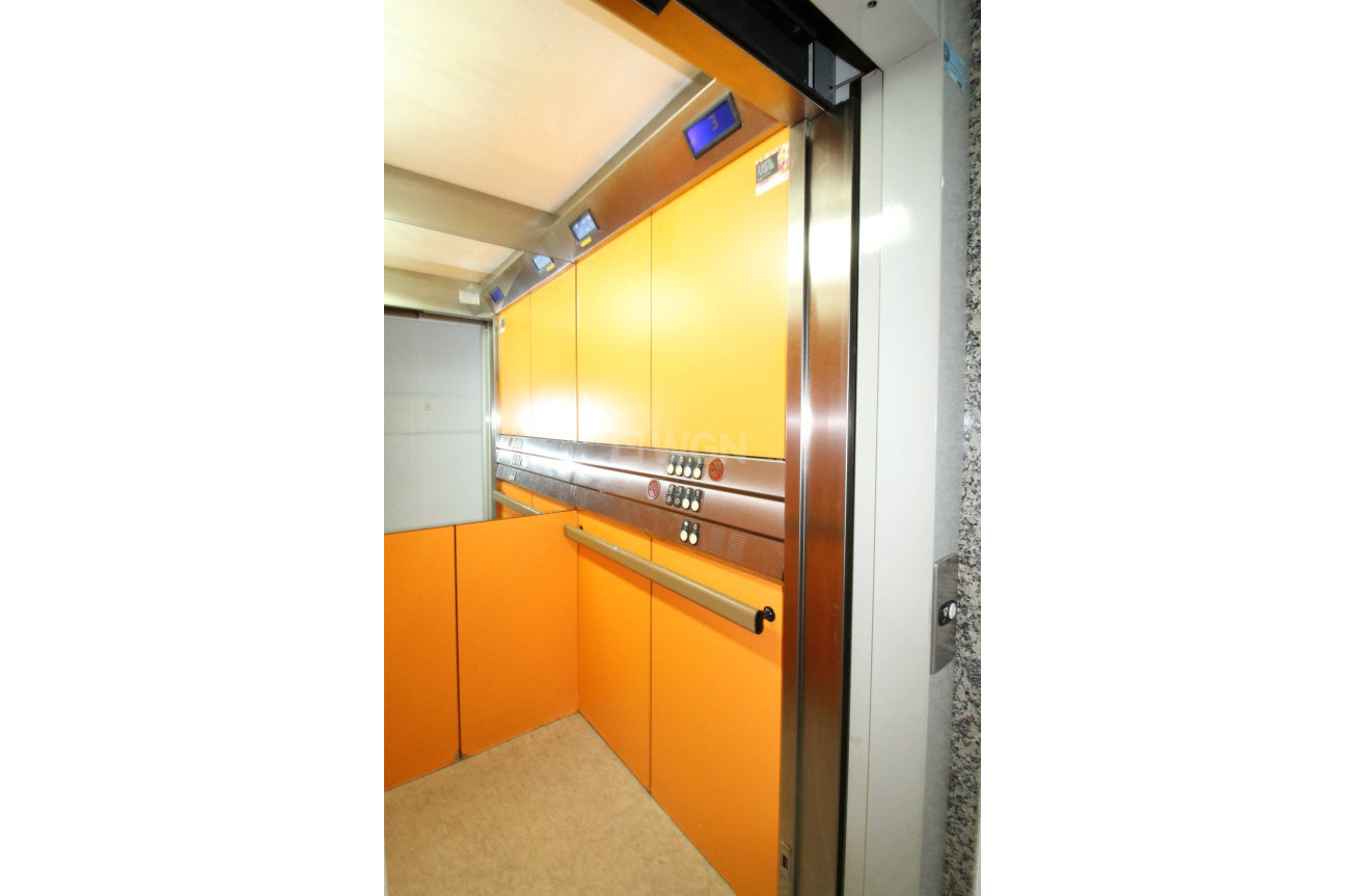 Wiederverkauf - Wohnung - Torrevieja - Centro