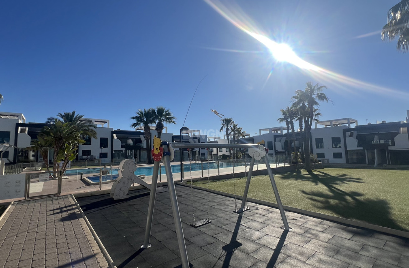 Odsprzedaż - Mieszkanie w bloku - La Zenia - Costa Blanca