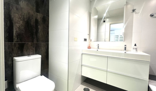 Odsprzedaż - Mieszkanie w bloku - La Zenia - Costa Blanca