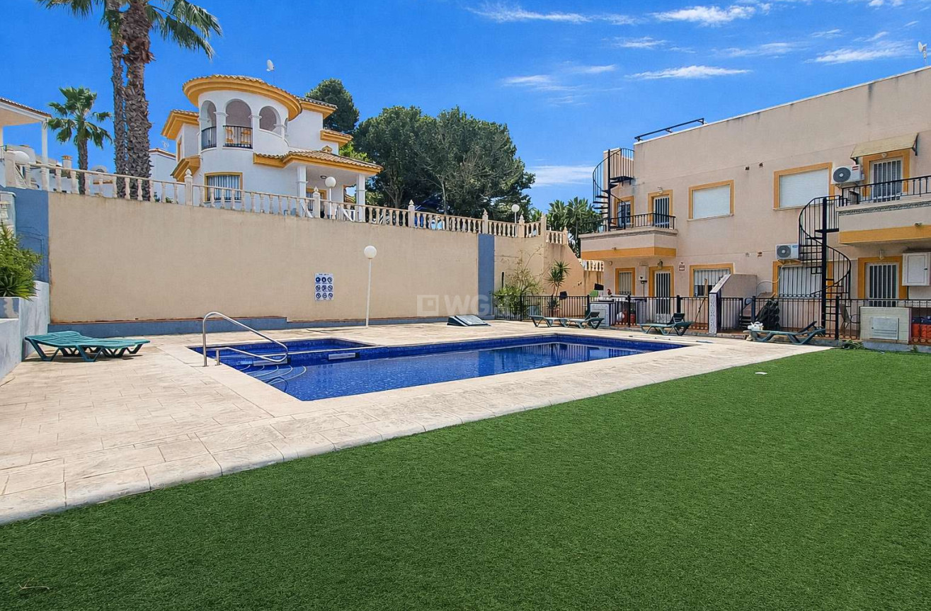 Odsprzedaż - Mieszkanie w bloku - Villamartin - Costa Blanca