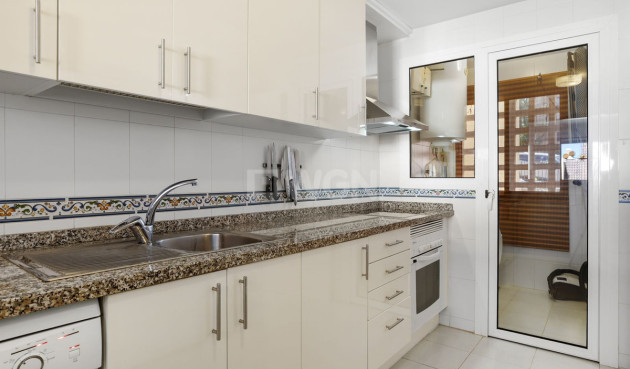 Odsprzedaż - Mieszkanie w bloku - Manilva - Inland