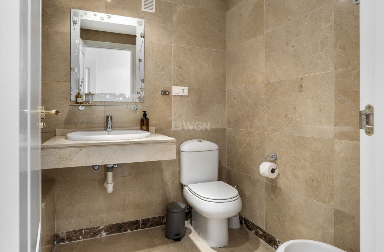 Odsprzedaż - Mieszkanie w bloku - Manilva - Inland