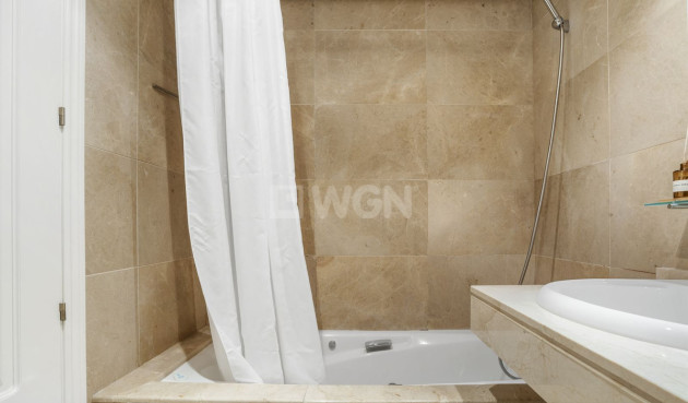 Odsprzedaż - Mieszkanie w bloku - Manilva - Inland