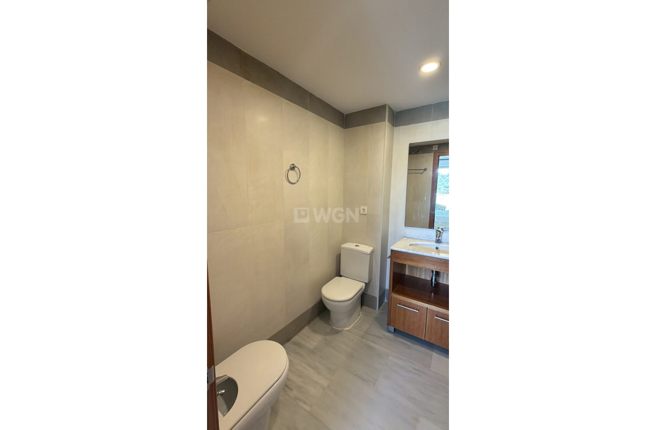 Odsprzedaż - Mieszkanie w bloku - Villajoyosa - Finestrat