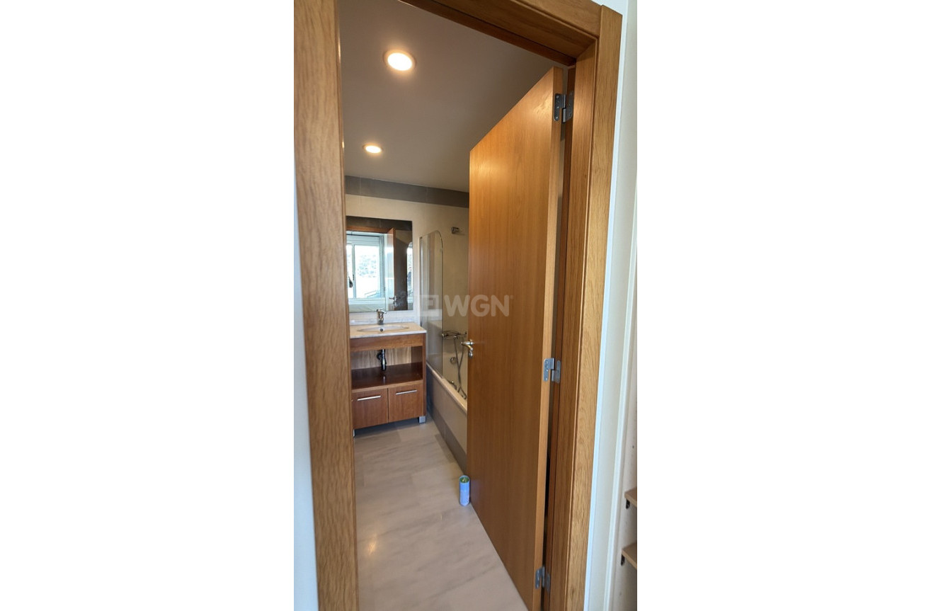 Odsprzedaż - Mieszkanie w bloku - Villajoyosa - Finestrat