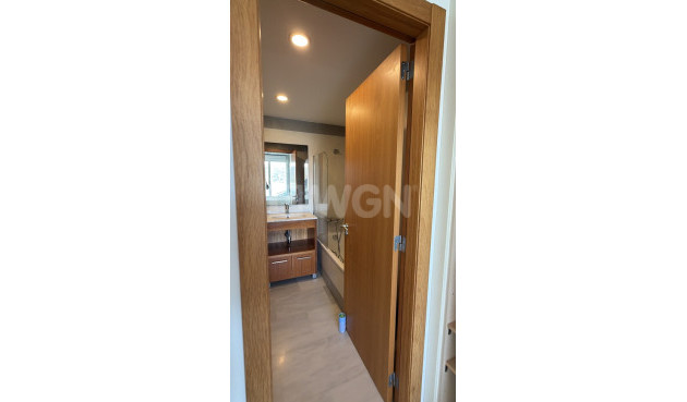 Odsprzedaż - Mieszkanie w bloku - Villajoyosa - Finestrat