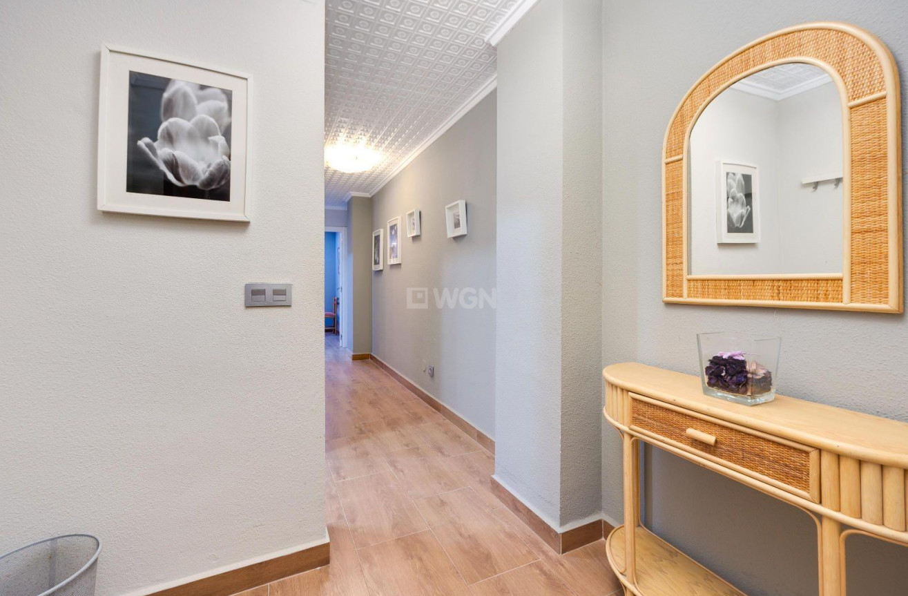 Odsprzedaż - Mieszkanie w bloku - Torrevieja - Acequion