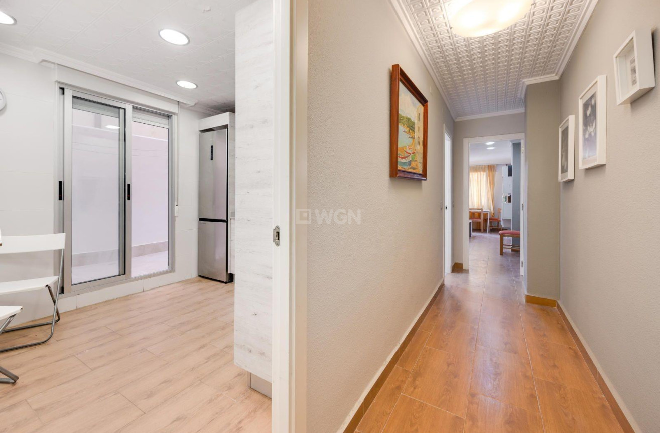 Odsprzedaż - Mieszkanie w bloku - Torrevieja - Acequion