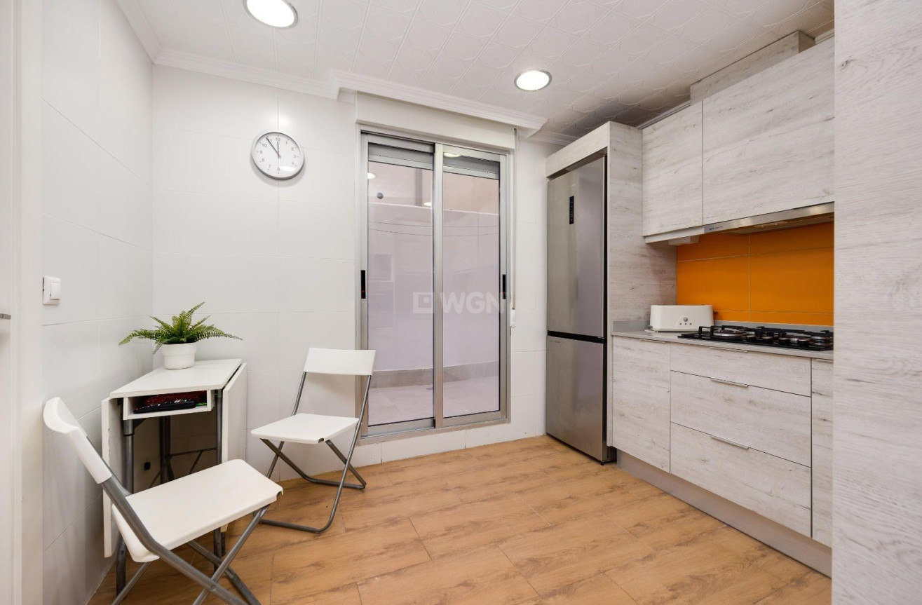 Odsprzedaż - Mieszkanie w bloku - Torrevieja - Acequion