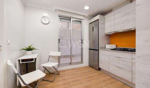 Odsprzedaż - Mieszkanie w bloku - Torrevieja - Acequion