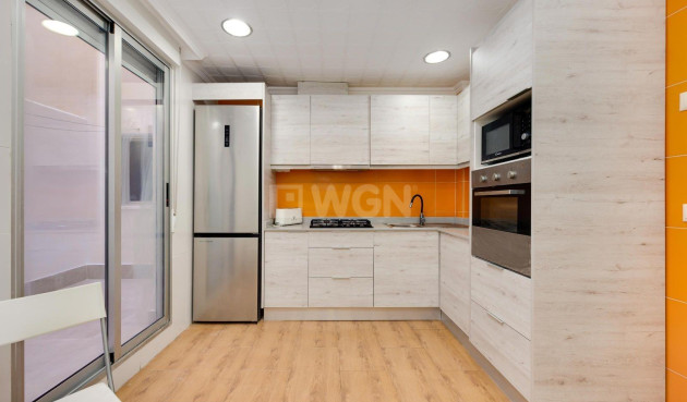 Odsprzedaż - Mieszkanie w bloku - Torrevieja - Acequion