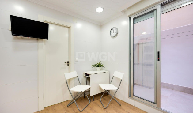 Odsprzedaż - Mieszkanie w bloku - Torrevieja - Acequion