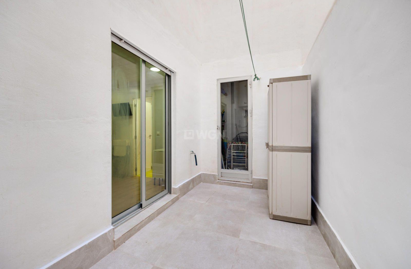 Odsprzedaż - Mieszkanie w bloku - Torrevieja - Acequion