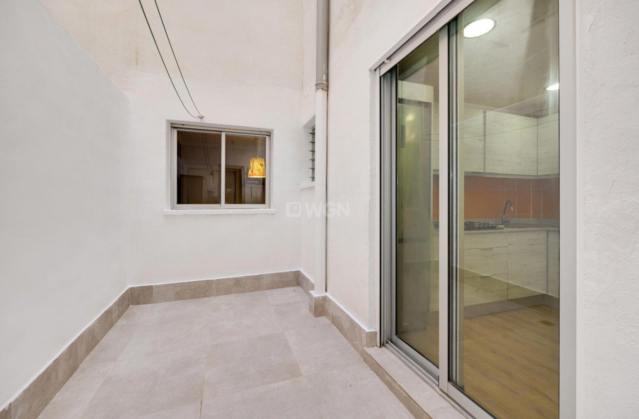 Odsprzedaż - Mieszkanie w bloku - Torrevieja - Acequion