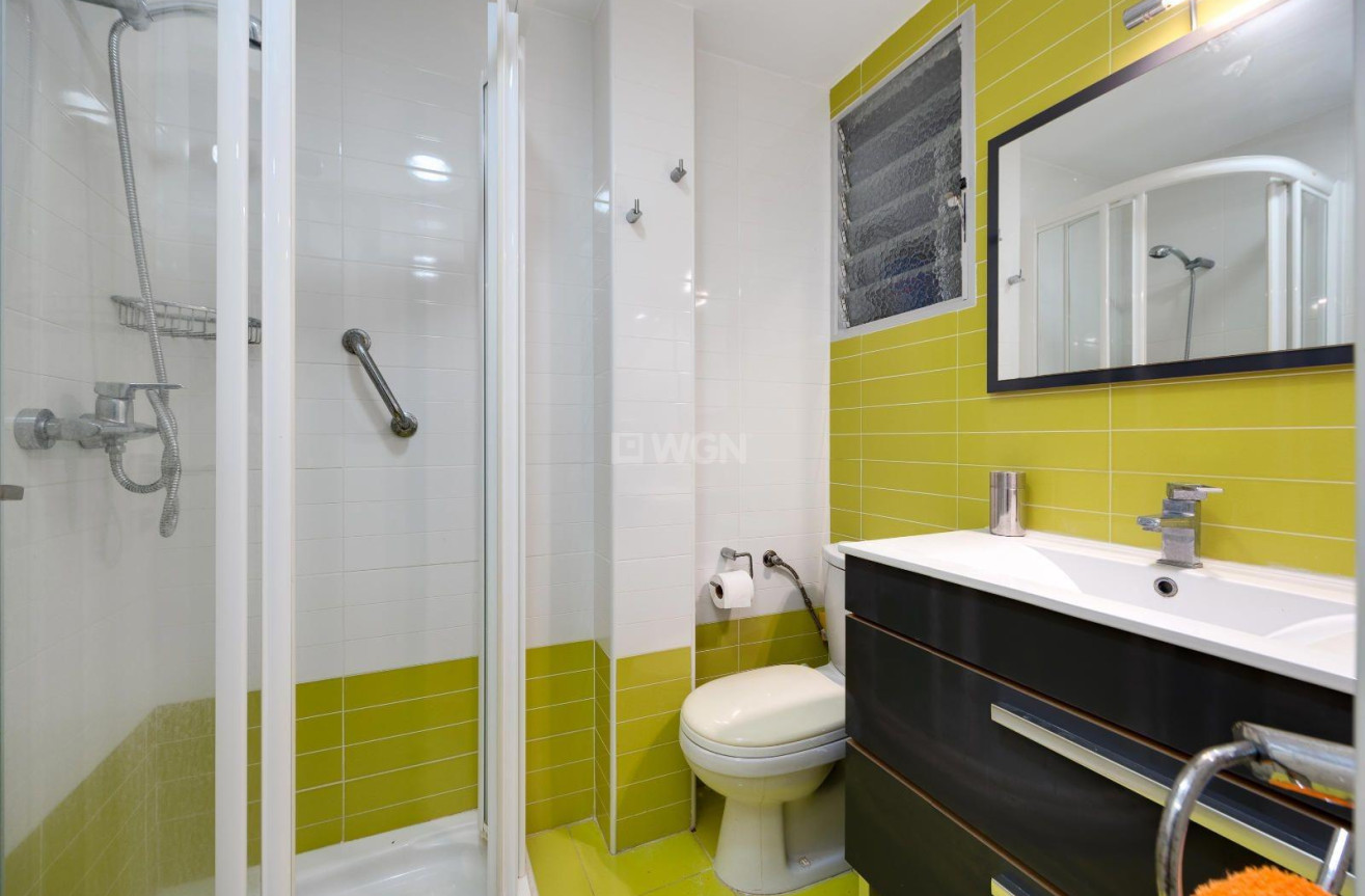 Odsprzedaż - Mieszkanie w bloku - Torrevieja - Acequion