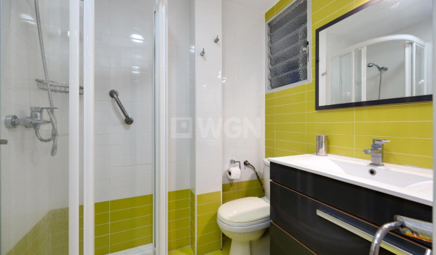 Odsprzedaż - Mieszkanie w bloku - Torrevieja - Acequion