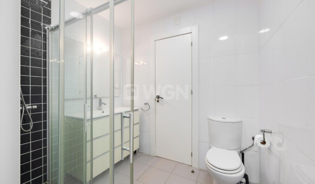 Odsprzedaż - Mieszkanie w bloku - Torrevieja - Acequion