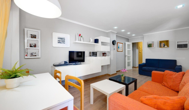 Odsprzedaż - Mieszkanie w bloku - Torrevieja - Acequion